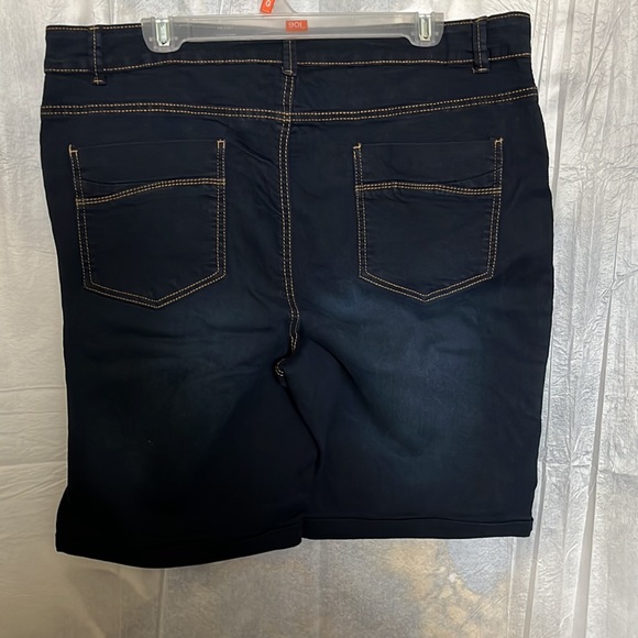 NWT ladies Bermuda jean shorts plus size - Picture 7 of 7